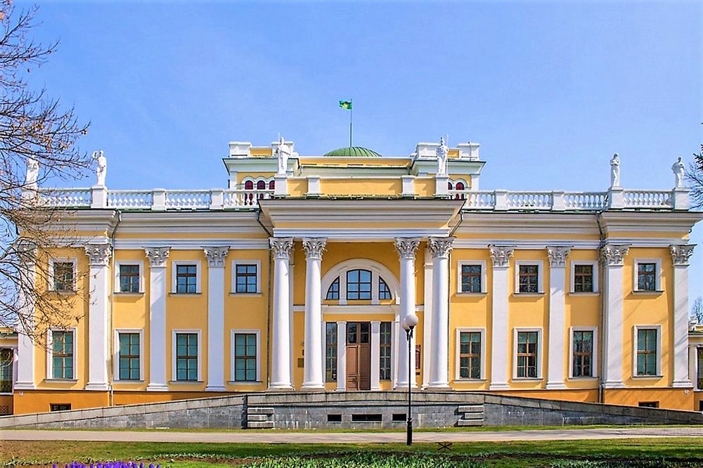 Как «Война и мир» покорила Европу из гомельского дворца