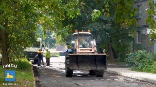 На улице Ефремова завершили укладку асфальта во дворе