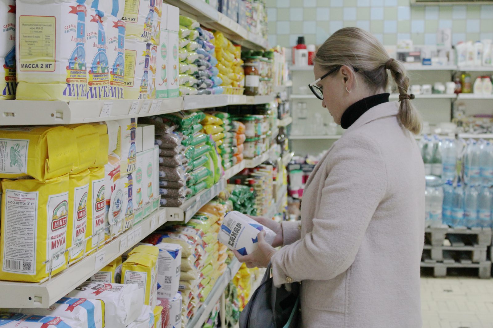 На Гомельщине нашли просроченные продукты в магазинах