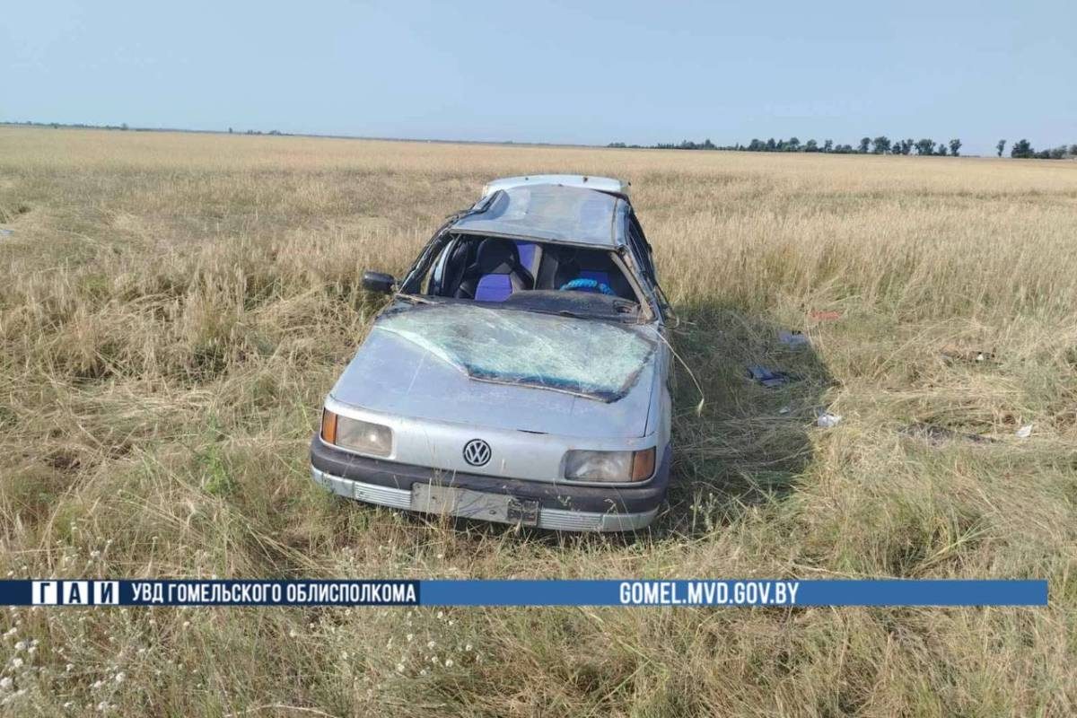 В Буда-Кошелевском районе двух девушек выбросило из автомобиля при ДТП