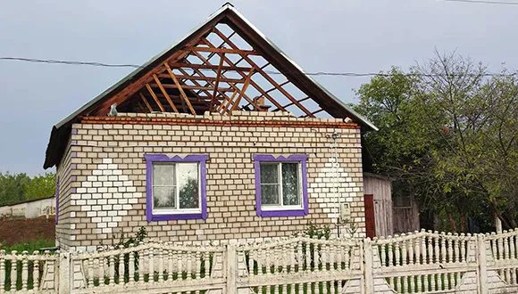 Представительство Белгосстраха в Жлобинском районе принимает заявления о ущербе от грозы