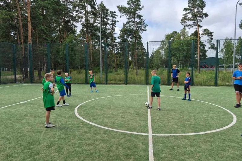 На улице Ильича прошёл спортивный праздник и благоустройство площадки у школы № 73