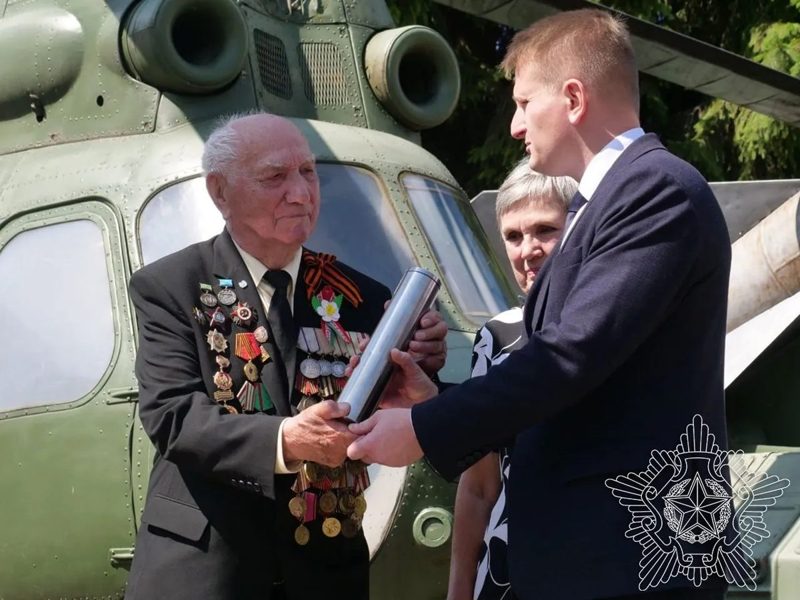 В музей военной славы передали капсулу с посланием ветеранов