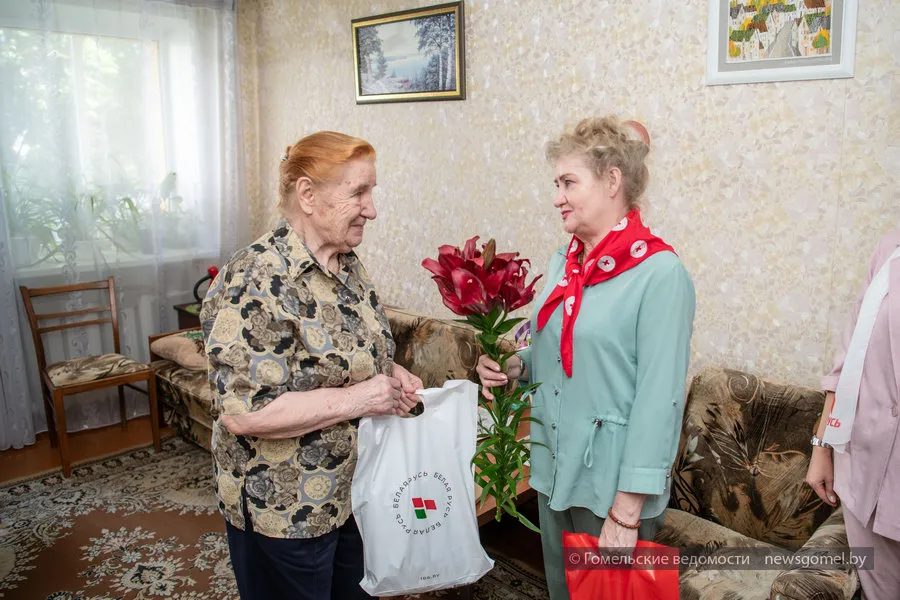 В Гомеле поздравили бывших несовершеннолетних узников лагерей со дня рождения