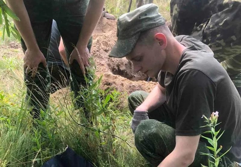 Поисковики подняли останки красноармейцев на Добрушчине