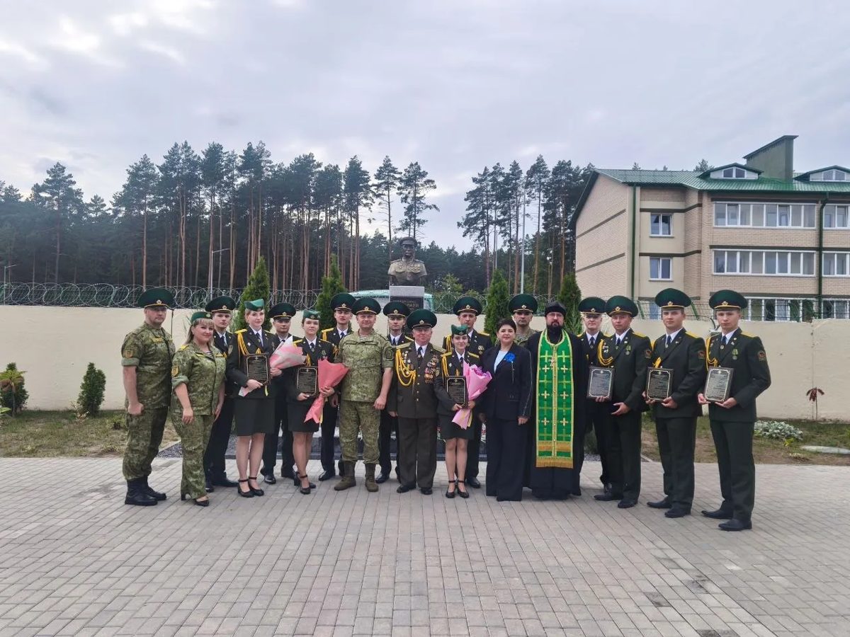 Новые лейтенанты пополнили офицерский состав Гомельской пограничной группы