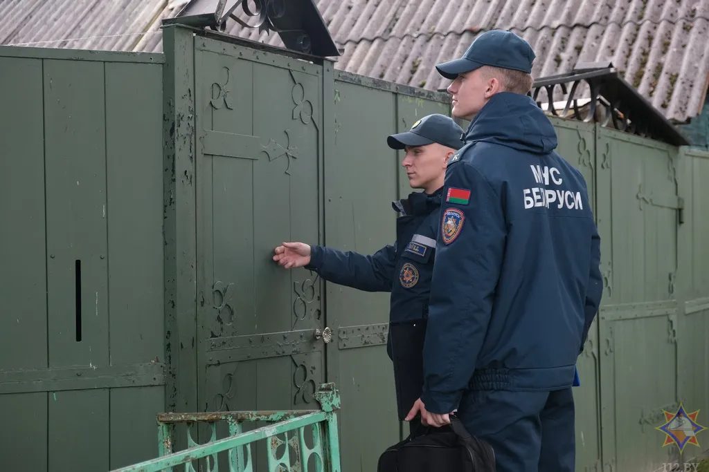 Курсанты МЧС выявили более 100 нарушений пожарной безопасности в домах Гомельской области
