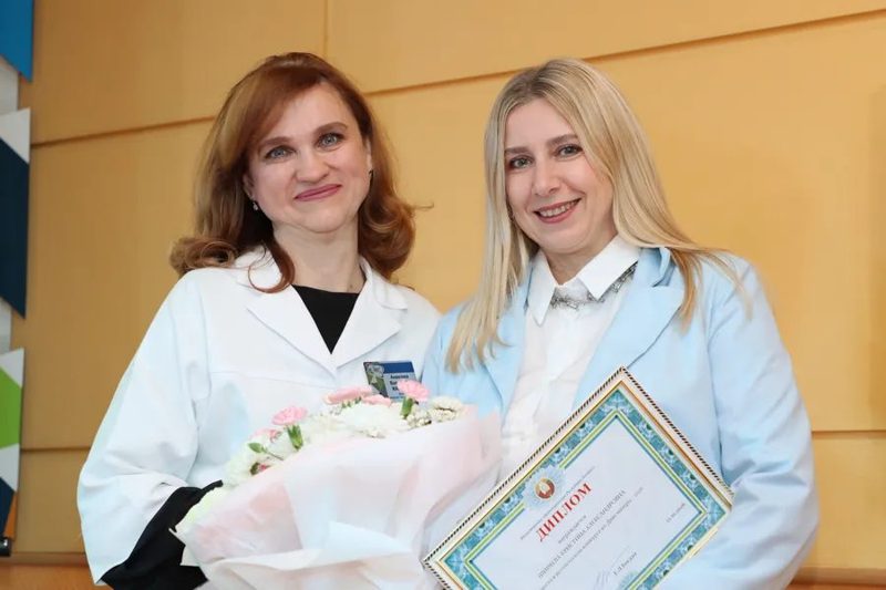 В Гомеле сотрудница РНПЦ стала призёром конкурса поэзии ко Дню матери