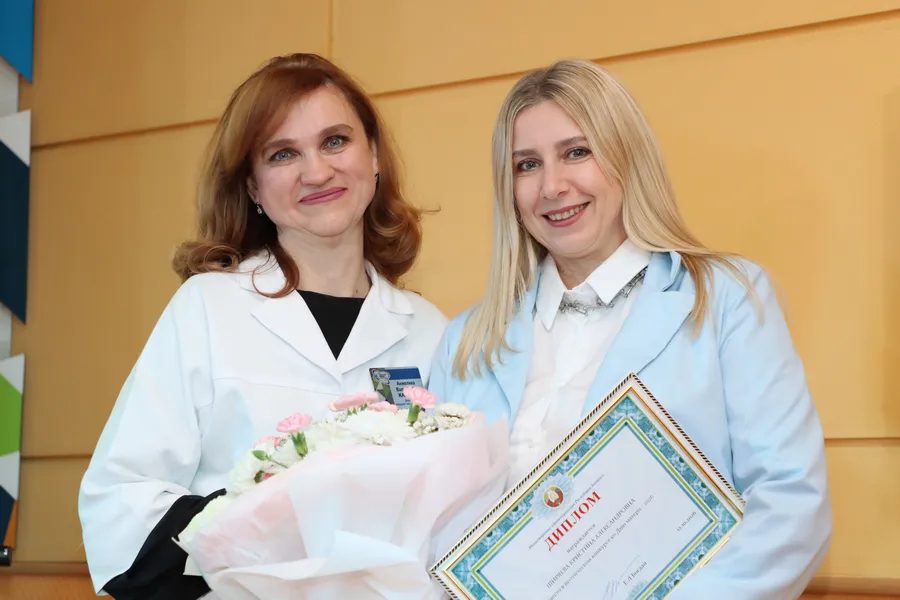 В Гомеле сотрудница РНПЦ стала призёром конкурса поэзии ко Дню матери