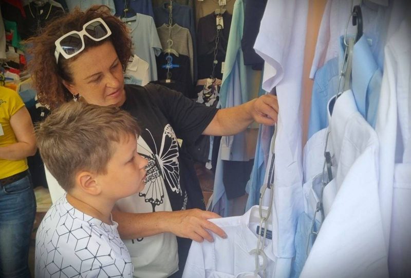 Где гомельчанка собирала сына в школу: сравнение рынка, секонд-хенда и маркетплейса