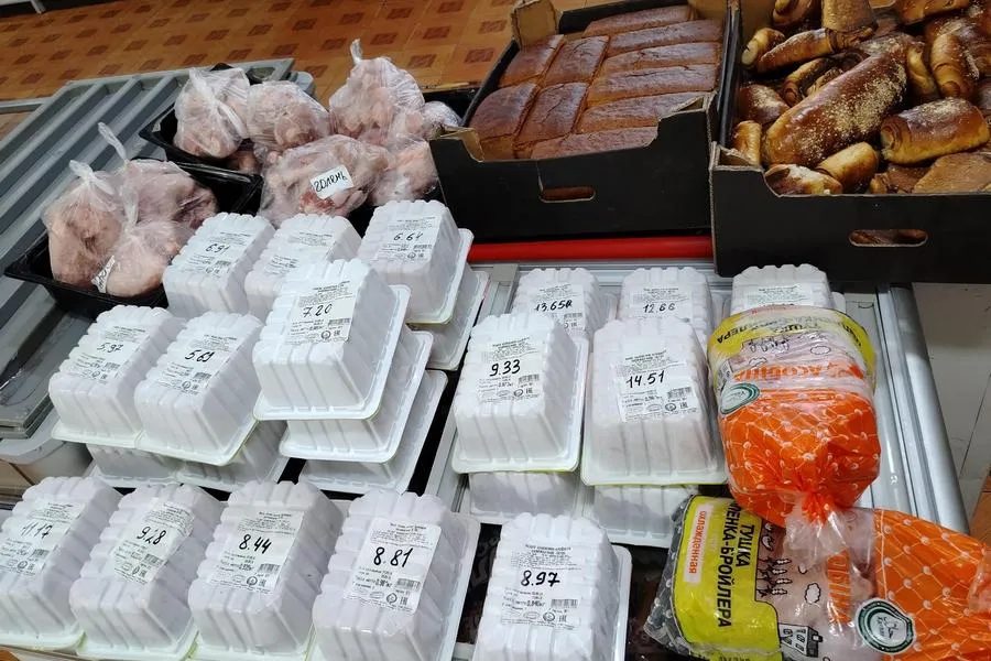 КГК закрыла магазин в Калинковичском районе за просроченные продукты