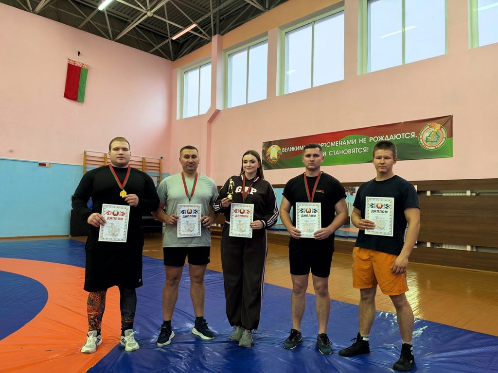 Спасатели Калинковичского района взяли бронзу по гиревому спорту