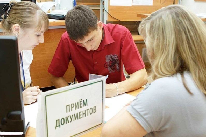 Абитуриентам напомнили ключевые сроки подачи документов в вузы