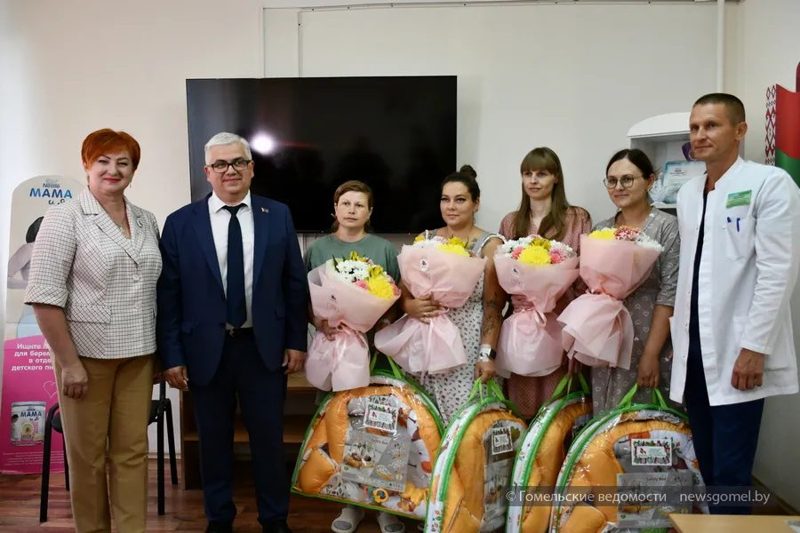 В Гомеле поздравили матерей девяти новорожденных, рождённых в День Независимости