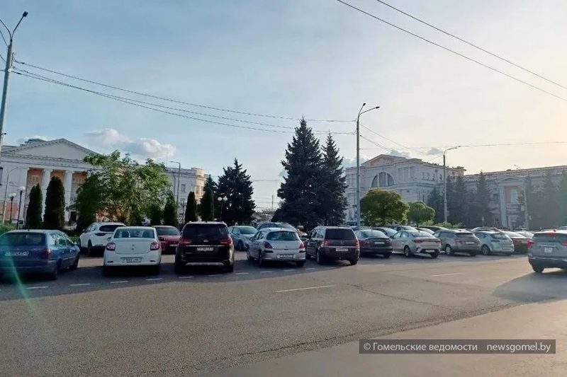 Платная парковка в центре Гомеля: зачем она нужна