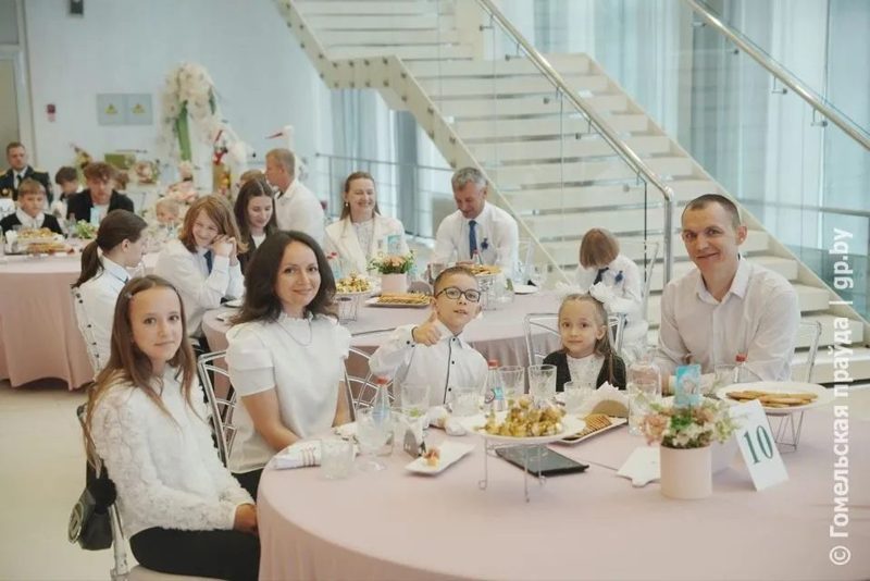 В Гомельской области выстроена система помощи семьям с детьми: пособия, семейный капитал, поддержка многодетных