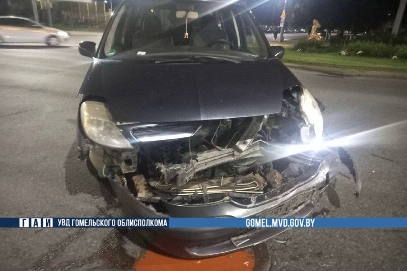 В Гомеле при столкновении трёх автомобилей пострадала пассажирка