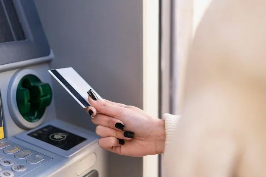 В ночь на 15 августа банковские карты могут не работать