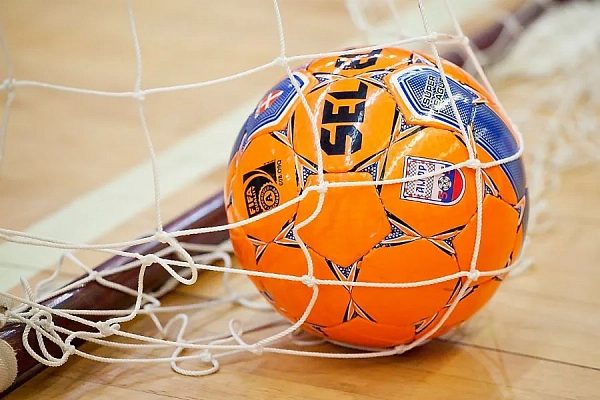 В дерби мини-футбола ВРЗ разгромил БЧ