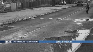 В Ельске при столкновении с автомобилем погиб водитель электровелосипеда — фото 3
