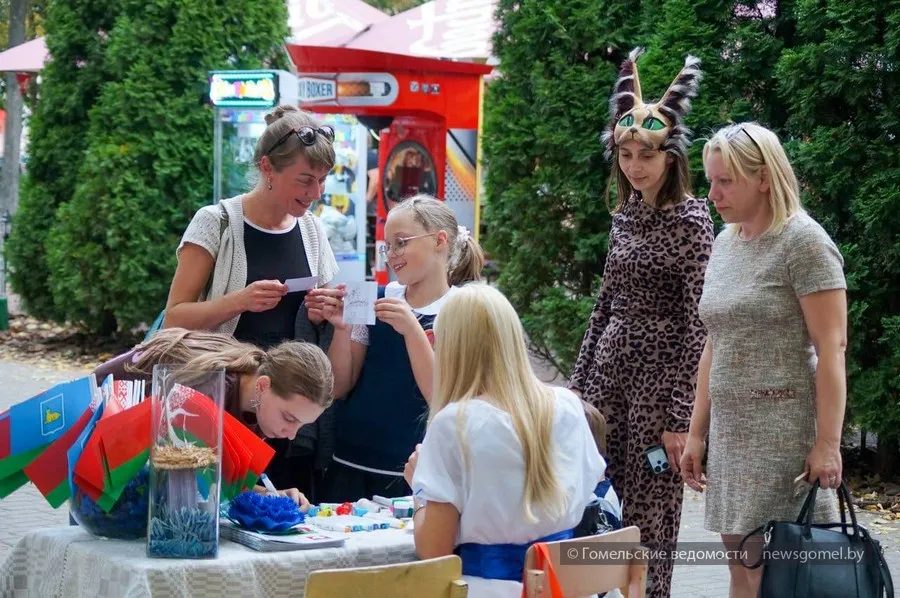 В сквере имени Громыко прошёл творческий вечер «Семейные истории»