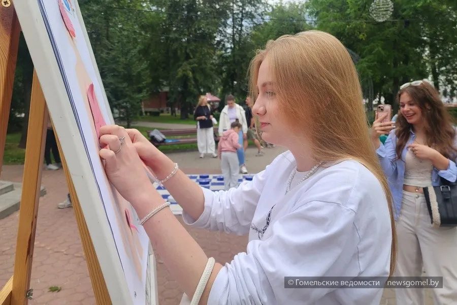 В сквере имени Громыко возобновились молодёжные вечера