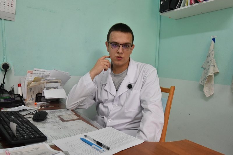 Выпускник медколледжа начал работу помощником врача в гомельской поликлинике