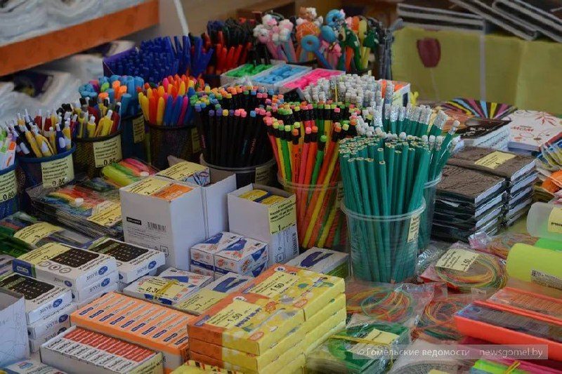 В Гомеле открыли около 40 школьных уголков в торговых сетях