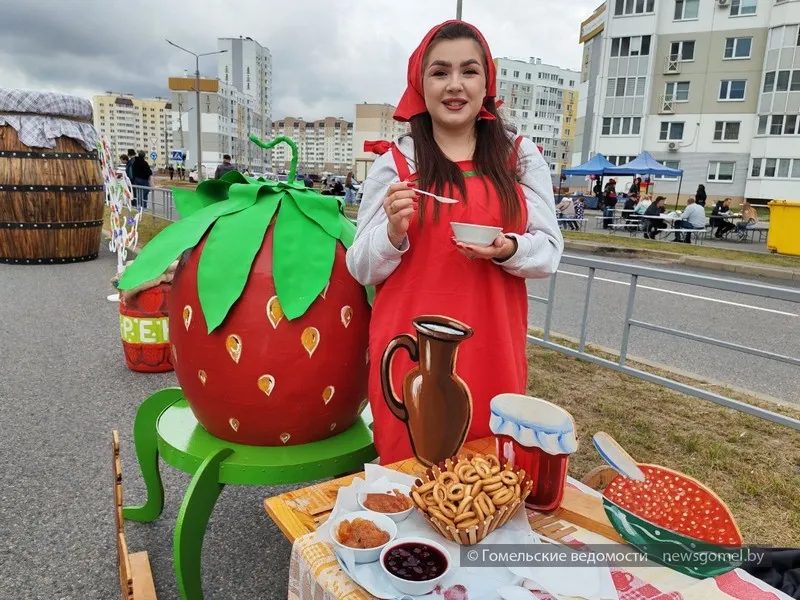 В Новобелицком районе прошел конкурс варенья и готовили плов
