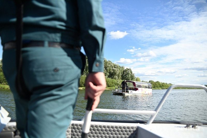Водная инспекция Гомеля поймала нарушителя без документов и предупредила водолаза