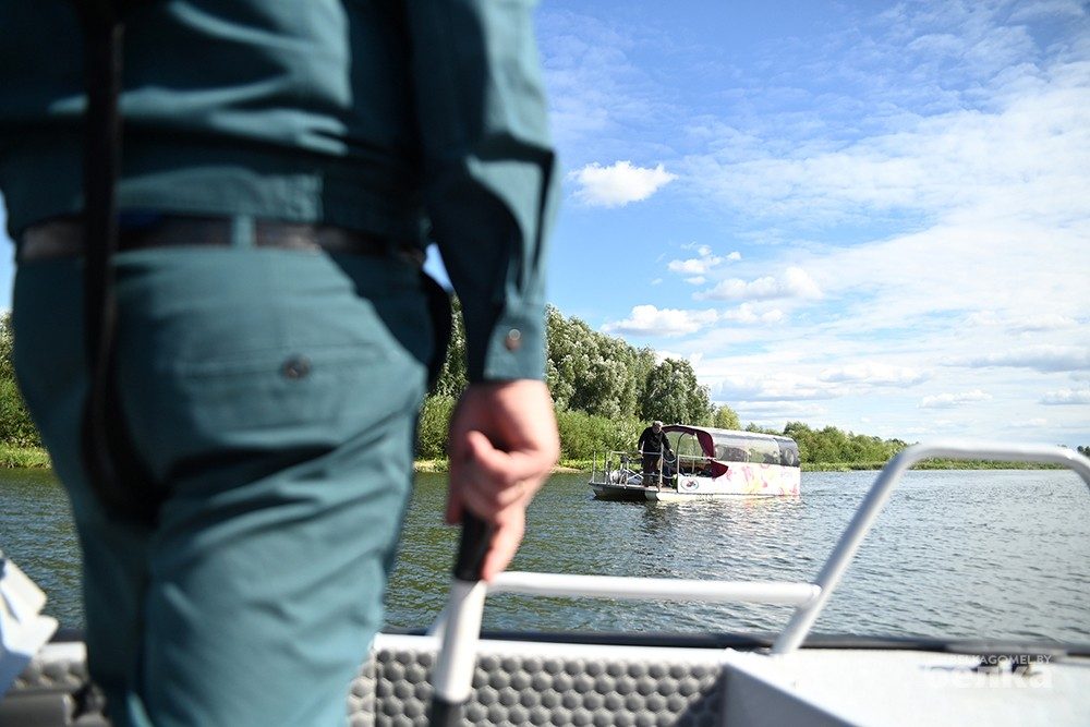 Водная инспекция Гомеля поймала нарушителя без документов и предупредила водолаза