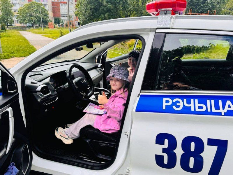 ГАИ учит детей летней безопасности на дорогах