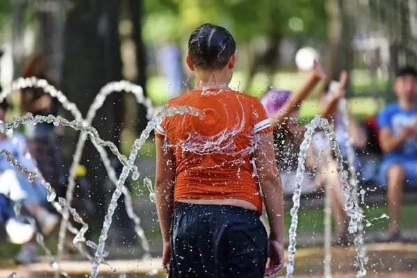В Беларусь идет жара до +36 °C