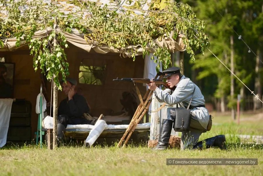 В Гомеле показали военно-историческую реконструкцию «Щит Гомельщины»