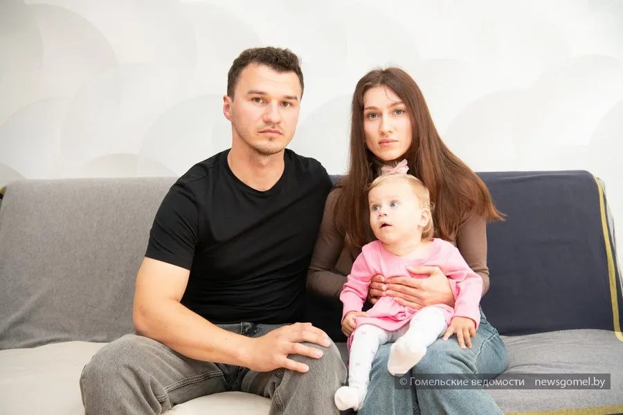 Маленькой Эмилии из Гомеля нужна помощь на лечение от СМА