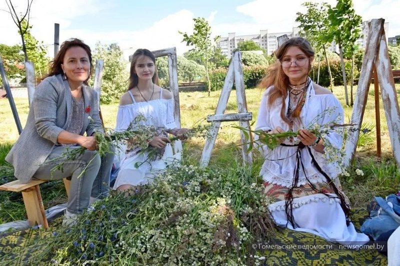 Купалье на озёрах Гомсельмаша: венки, игры и пенная вечеринка в Железнодорожном районе