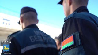 В Гомеле спасатели отрабатывают действия на пожароопасном объекте