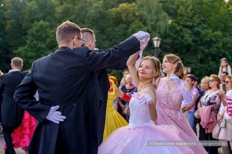 Бал на набережной Сожа ко Дню города