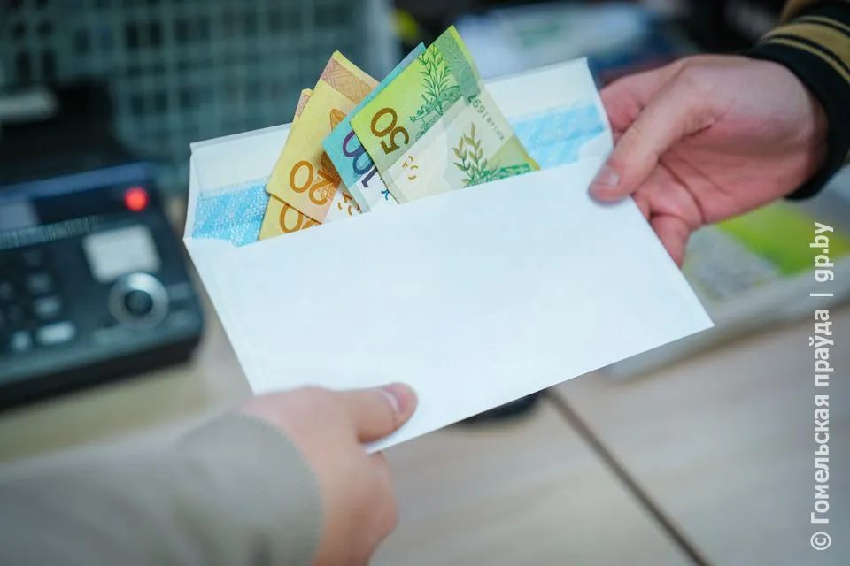 Зарплата в конверте: что теряет работник и чем грозит нанимателю