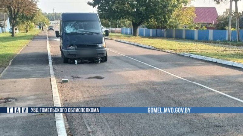 В Ельске при столкновении с автомобилем погиб водитель электровелосипеда
