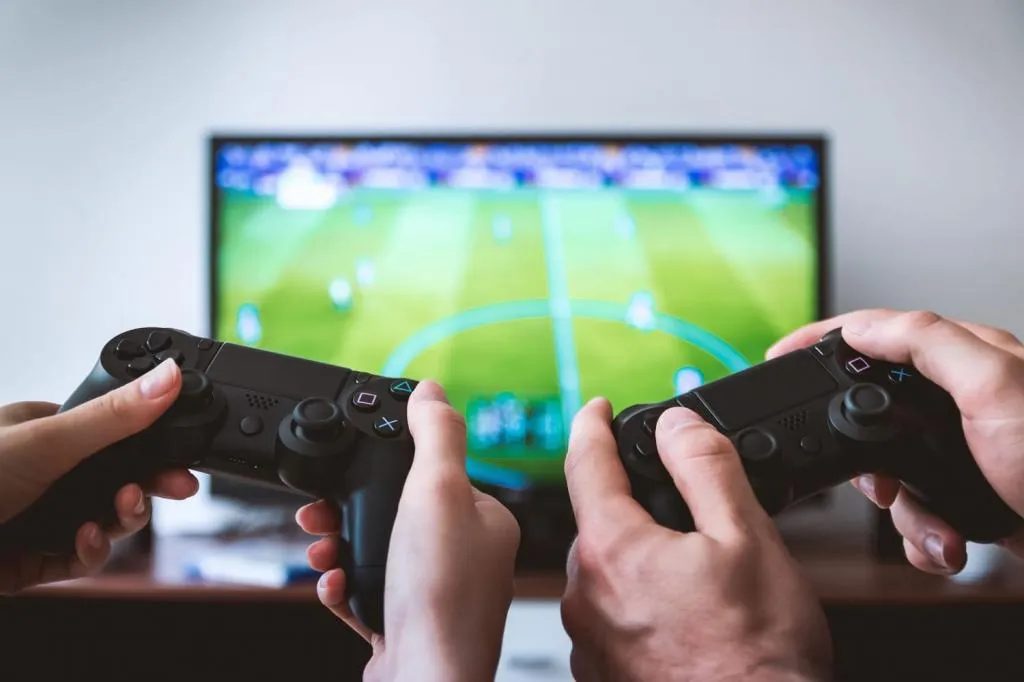 Мозырянин продавал несуществующую PlayStation 5 и обманул покупателей на 1560 рублей