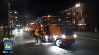 На улице Советской ремонтируют дорогу