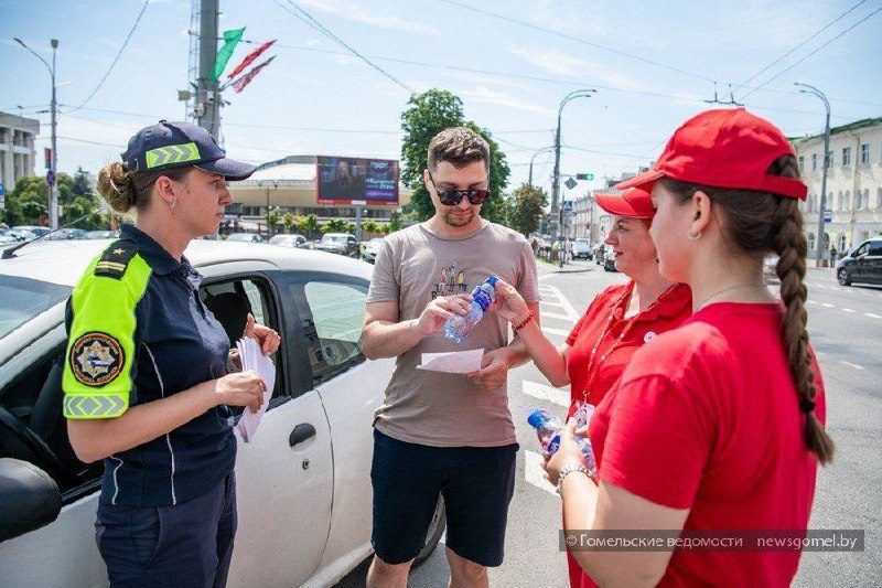 На площади Восстания прошла акция по безопасности в жару