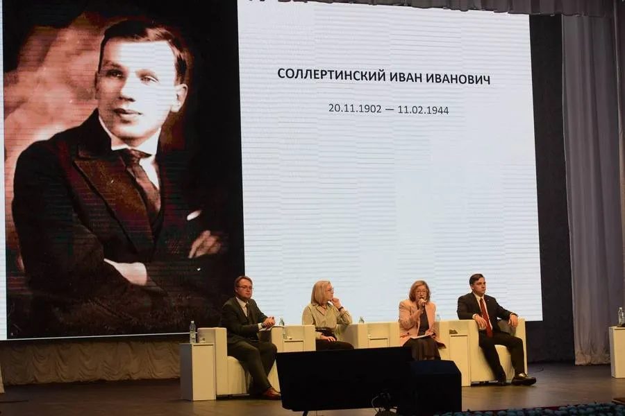Директор гомельской филармонии выступил на форуме о сохранении исторической памяти