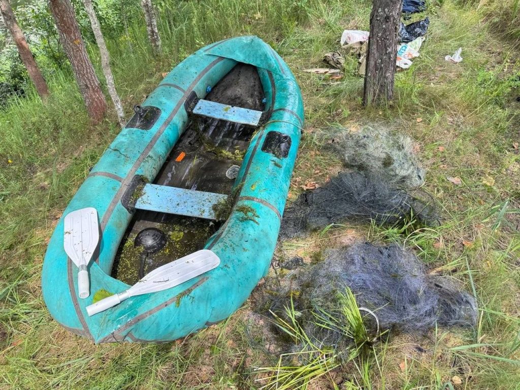 В Добрушском районе задержали двух мужчин с браконьерскими сетями
