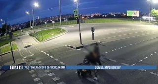 В Мозыре мотоциклист сбил пешехода на переходе