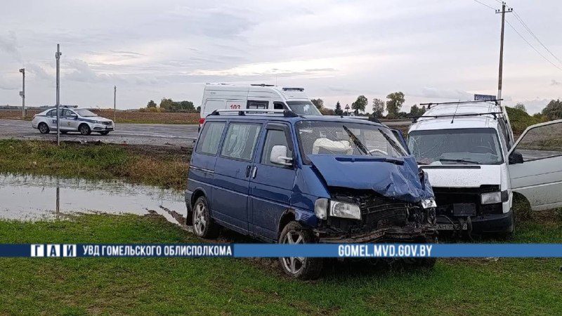 В Гомельском районе водитель не уступил дорогу и попал в ДТП