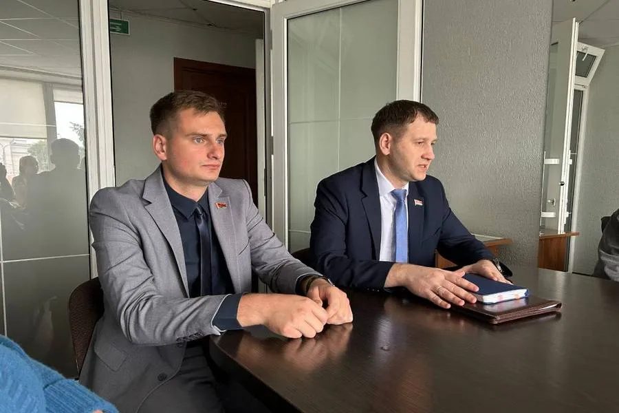 Депутат Григорьев встретился с коллективом отеля «Гомель»