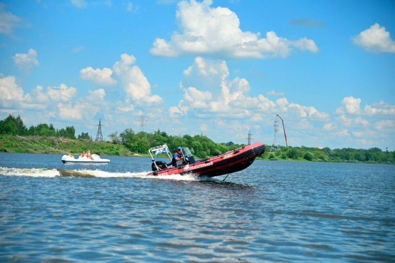 Как безопасно отдыхать на воде в жару