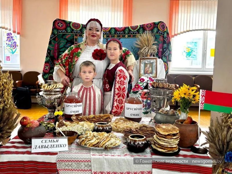 В Гомеле в школе № 67 прошёл фестиваль белорусской кухни «Скарбы нашай кухні»